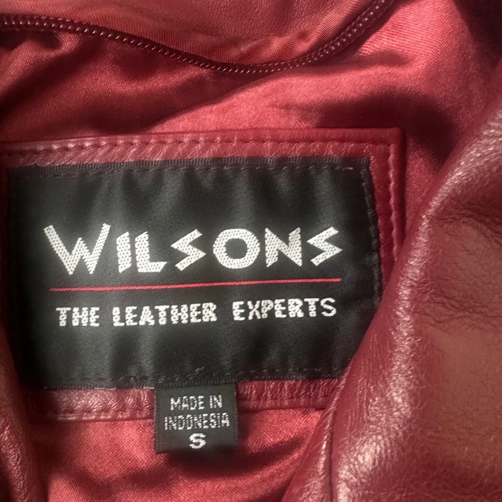 Wilsons Leather Jacket Womens Small Burgundy Zip Belted Outdoor Moto RN69426